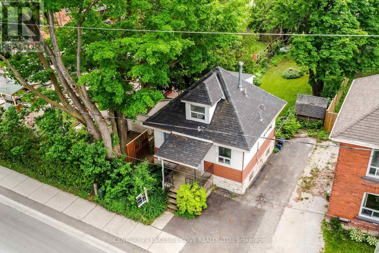147 Dufferin St, Orillia, ON L3V 5T1