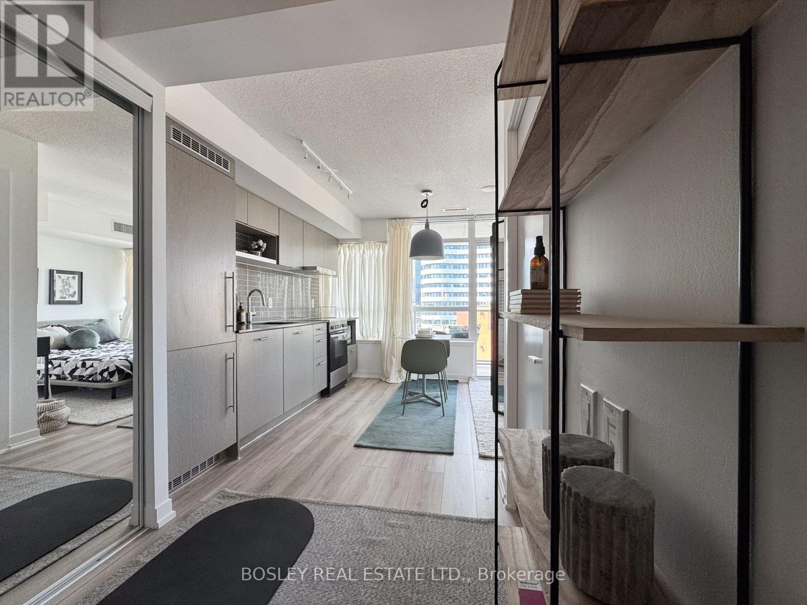 1504 365 Church St, Toronto, ON M5B 1Z9
