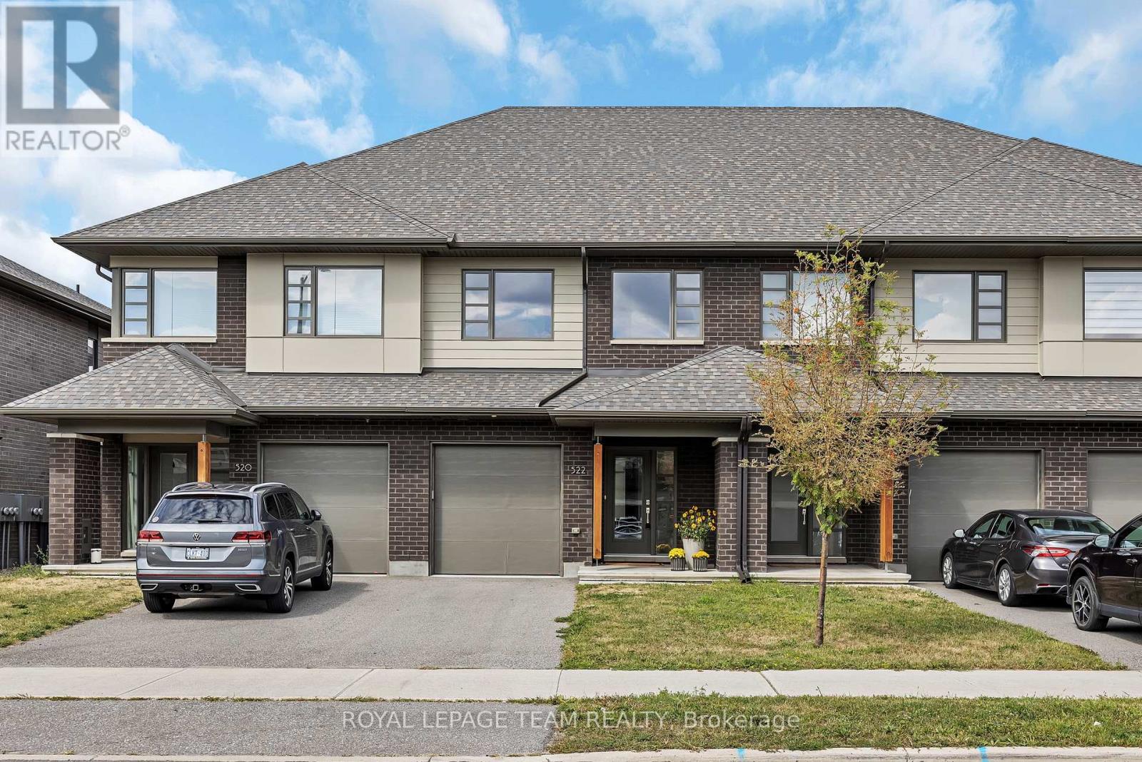 522 Borbridge Ave, Ottawa, ON K4M 0H9
