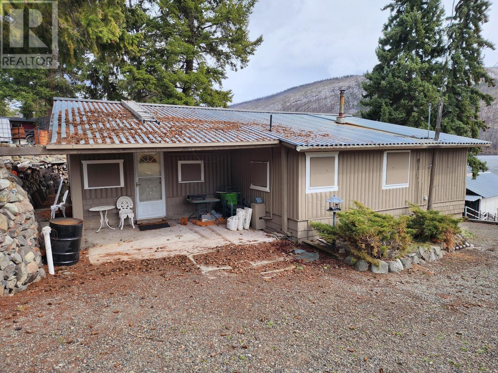 2424 Loon Lake Rd, Loon Lake, BC V0K 1H1