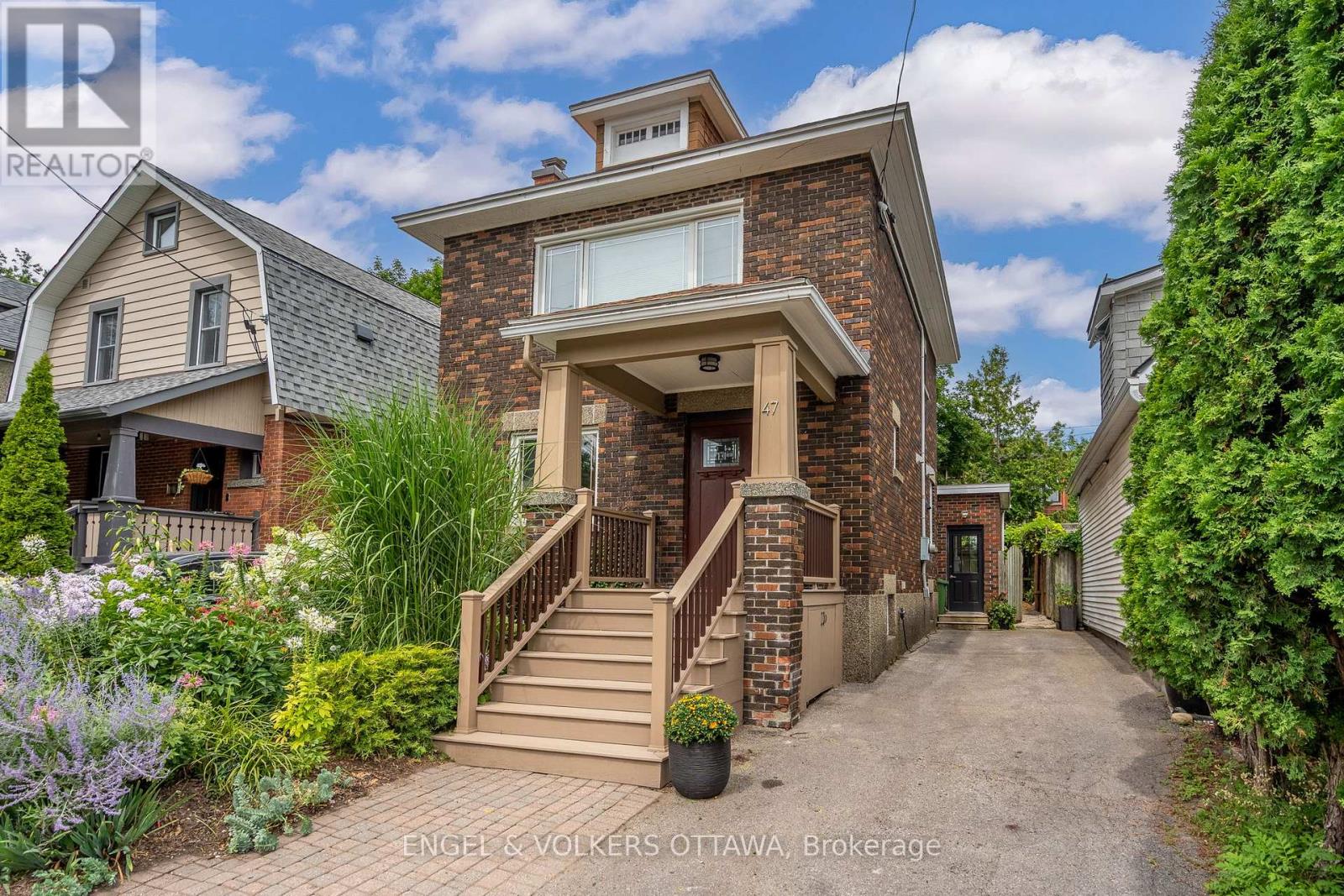 47 Fentiman Ave, Ottawa, ON K1S 0T5