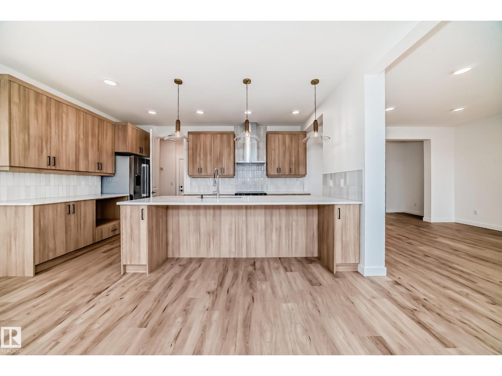 5815 Kootook Li SW, Edmonton, AB T6W 4V9