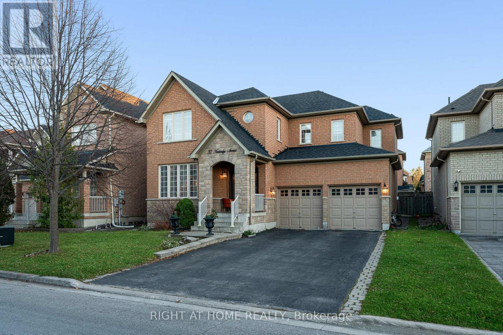 37 Newbridge Ave, Richmond Hill, ON L4E 3Z9