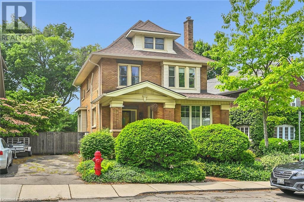 40 Undermount Ave, Hamilton, ON L8P 3Z6