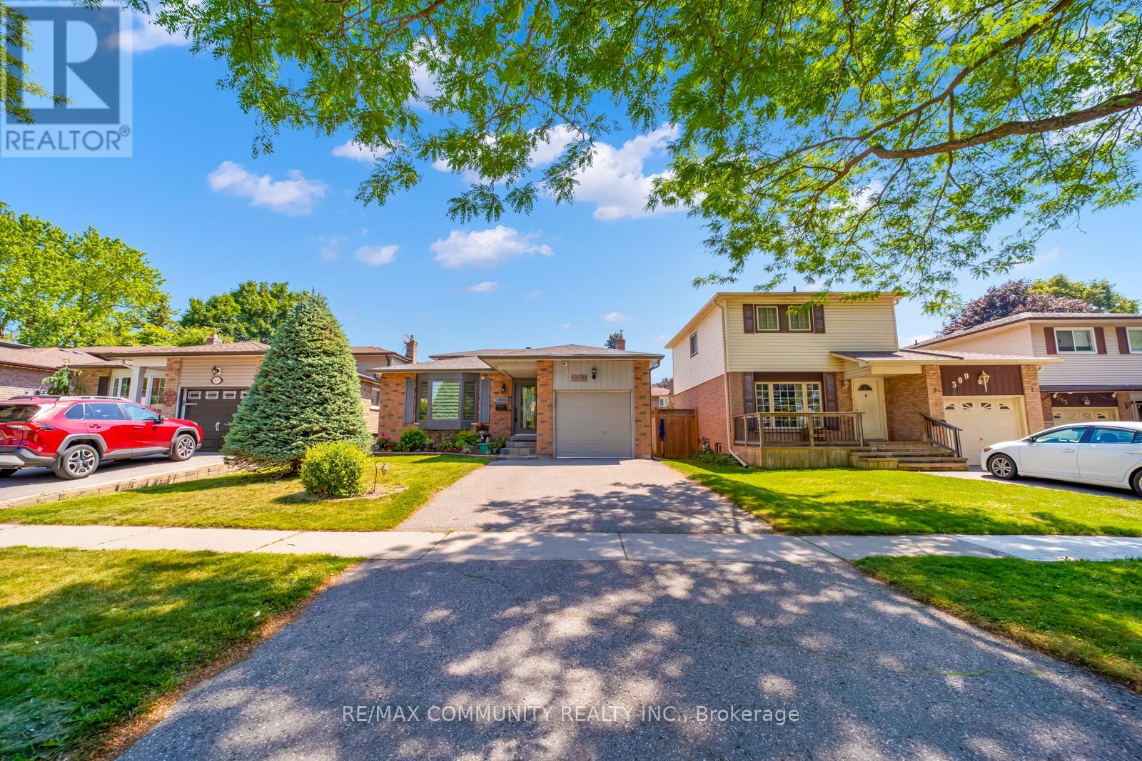 403 Gothic Dr, Oshawa, ON L1G 7R6