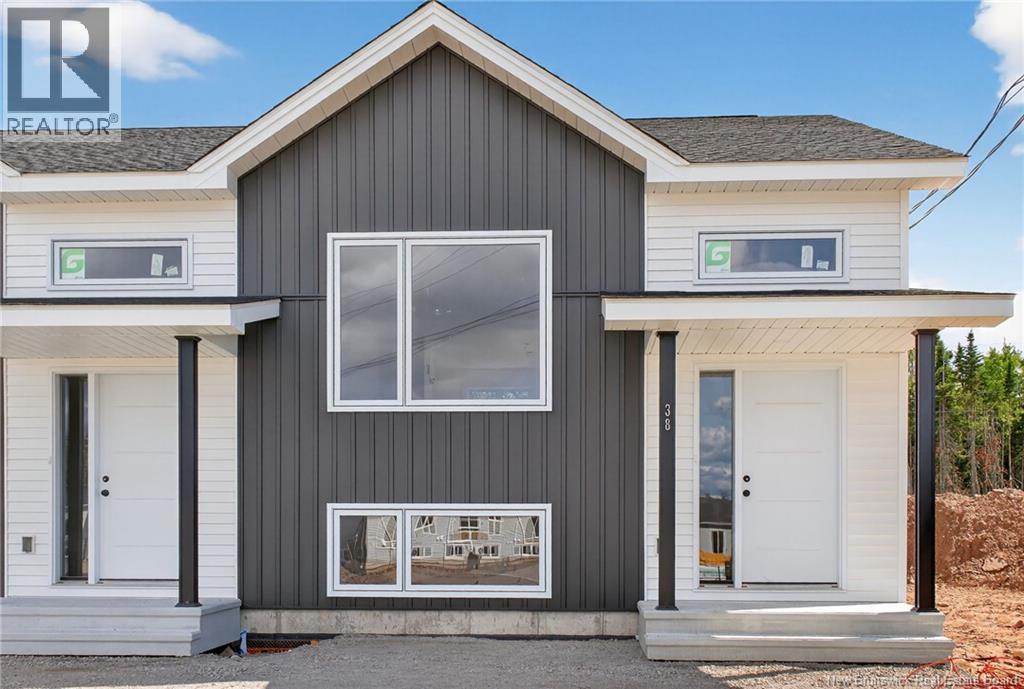 38 Cedric Ct, Dieppe, NB E1A 7K4