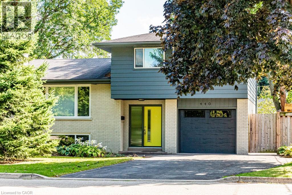 440 John Frederick Dr, Hamilton, ON L9G 2R2