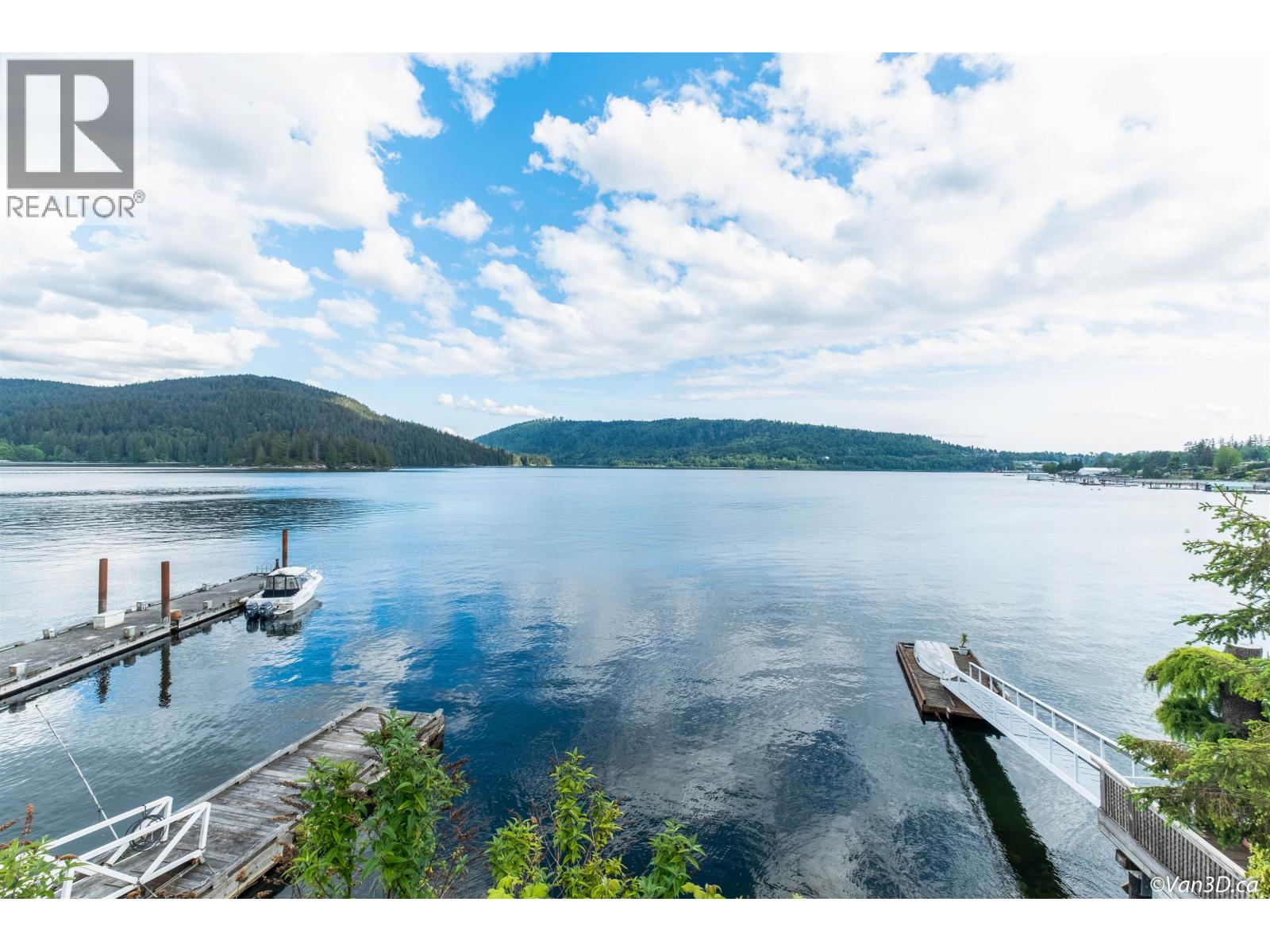 4541 Stonehaven Ave, North Vancouver, BC V0V 0V0