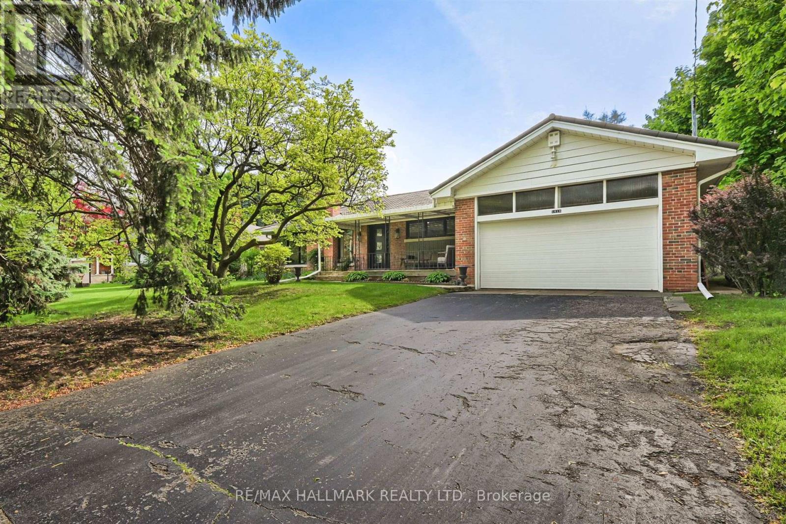 1616 Islington Ave, Toronto, ON M9A 3M6