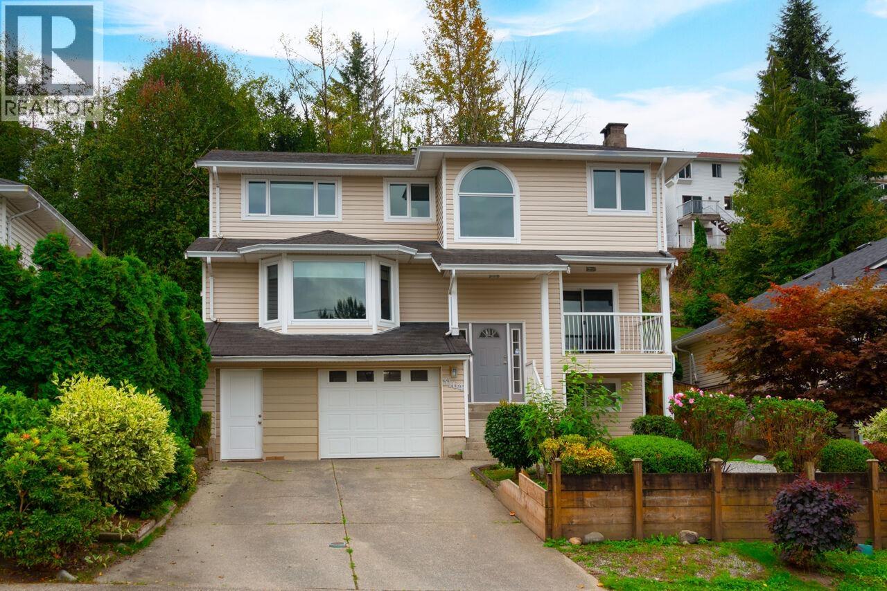 3164 Pier Dr, Coquitlam, BC V3C 5S5