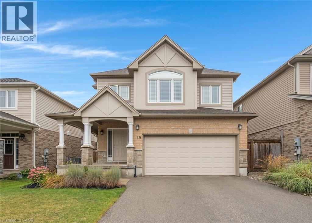 19 Cox St, Cambridge, ON N1S 0A3