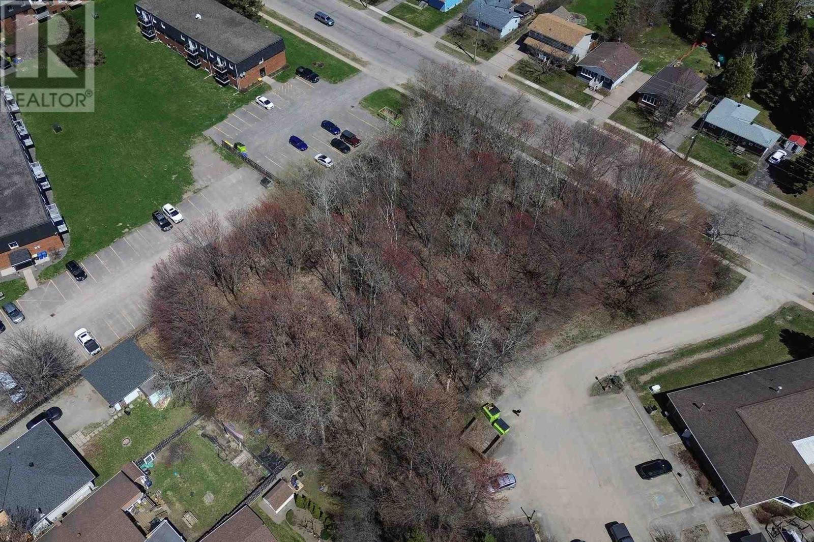 511 Boundary Rd, Sault Ste. Marie, ON P6A 5Z2