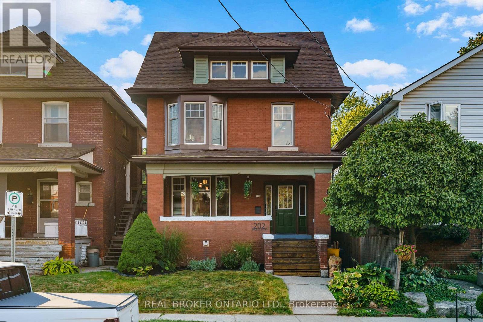 202 Prospect St S, Hamilton, ON L8M 2Z7