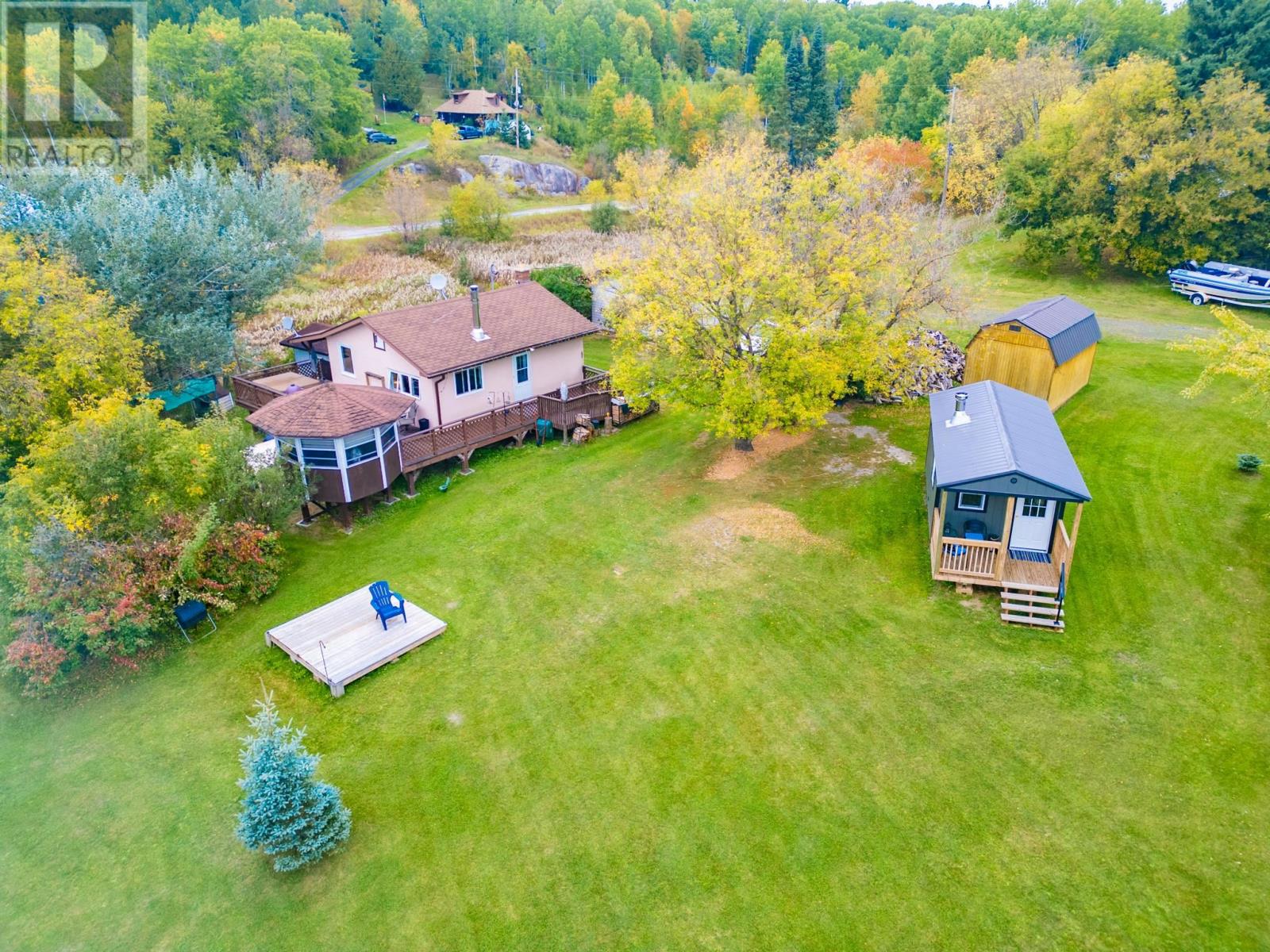 15 Third St, Kenora, ON P0X 1M0