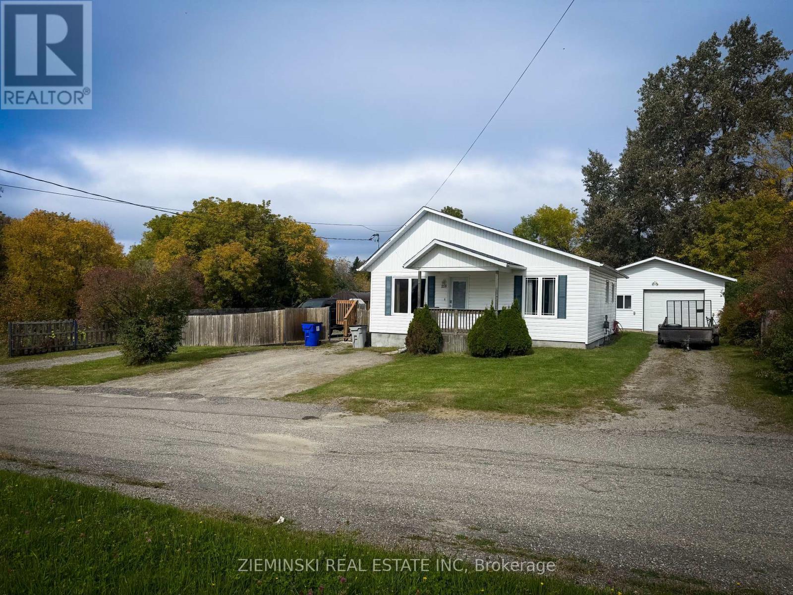 216 Powerline Ave, Timmins, ON P4N 4Z6