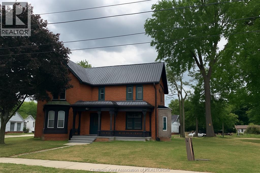 102 Wellington St E, Chatham, ON N7M 3N9