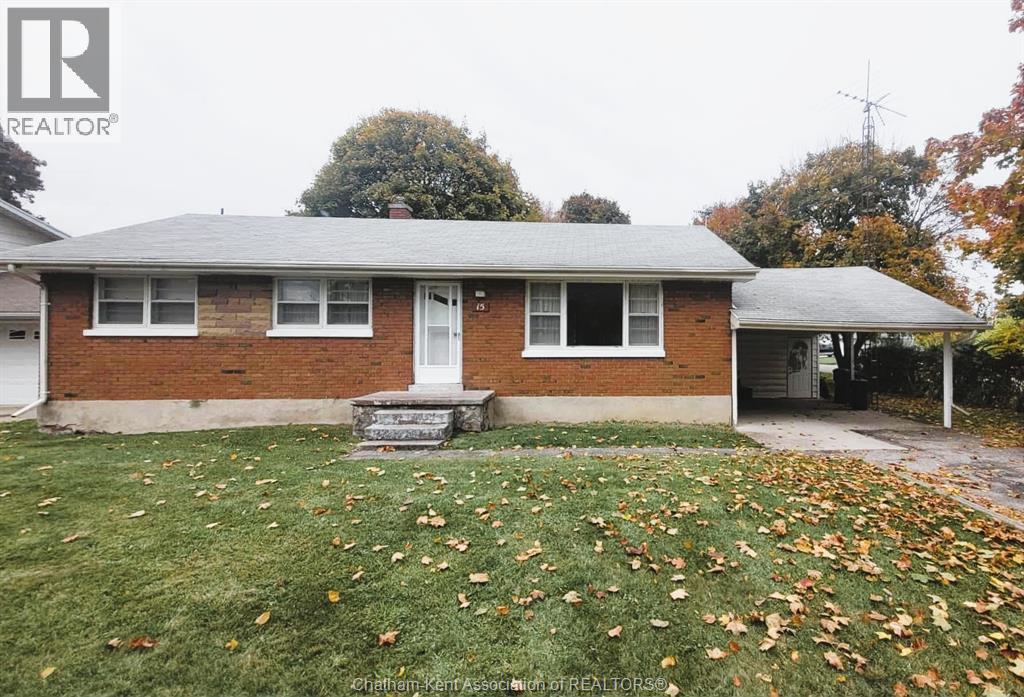 15 Lawrence St, Wallaceburg, ON N8A 2B1