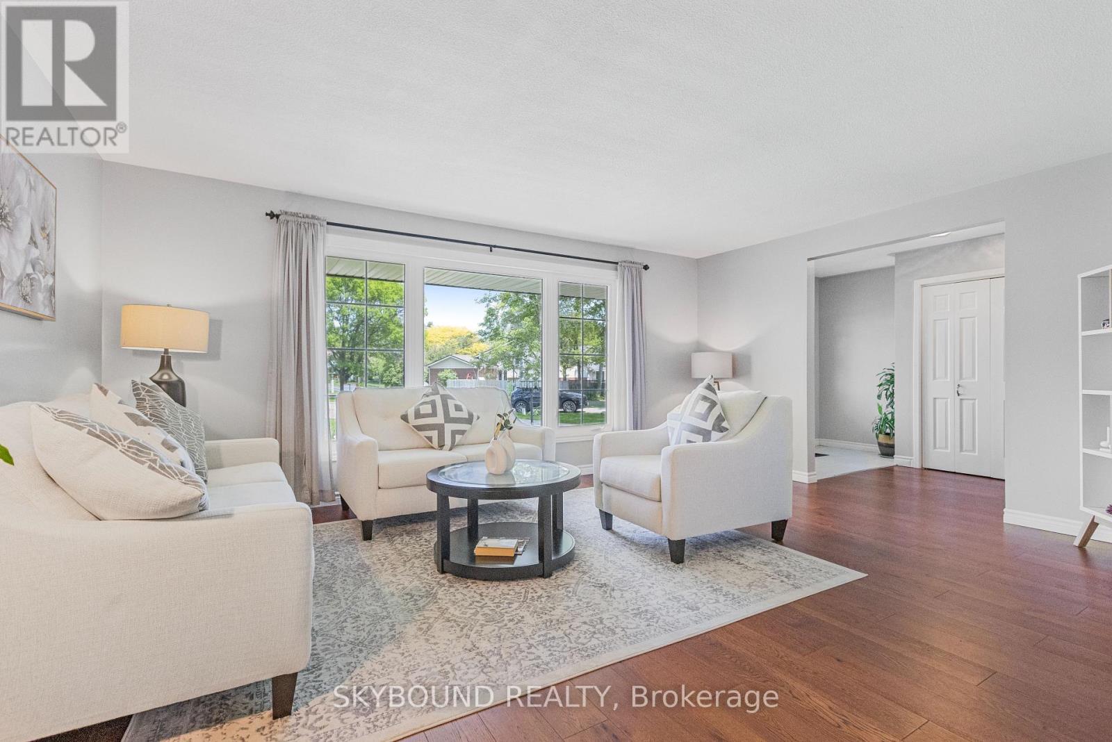 6 Roselawn Ct, Norfolk, ON N0A 1N4