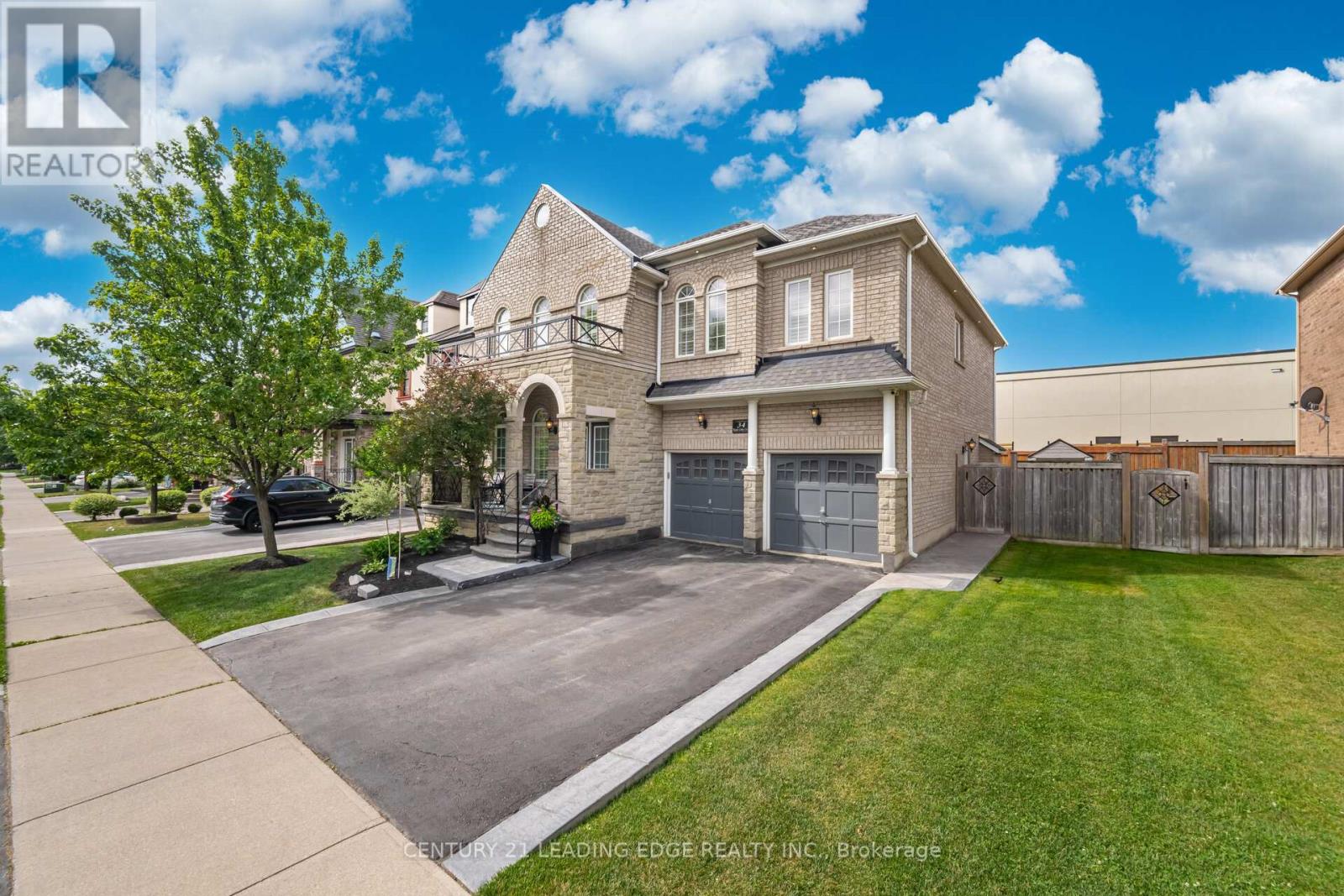 34 Royal Links Cir, Brampton, ON L6P 2Z9