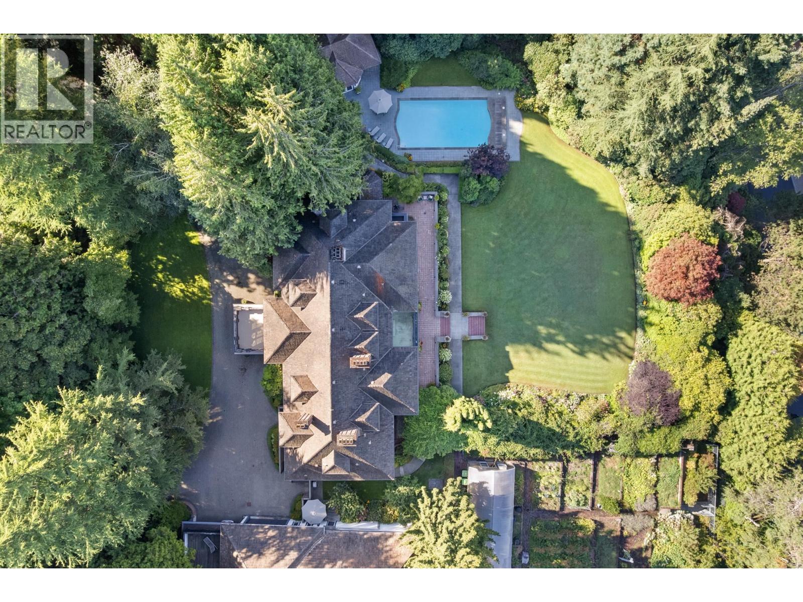2206 SW Marine Dr, Vancouver, BC V6P 6C2