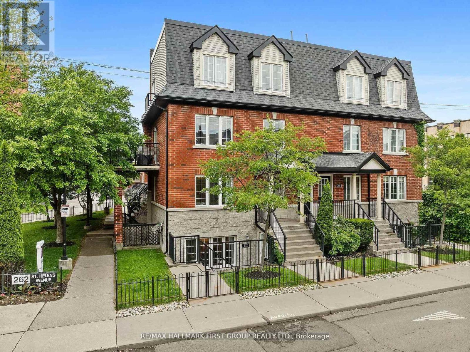 102 262 St Helens Ave, Toronto, ON M6H 4A4