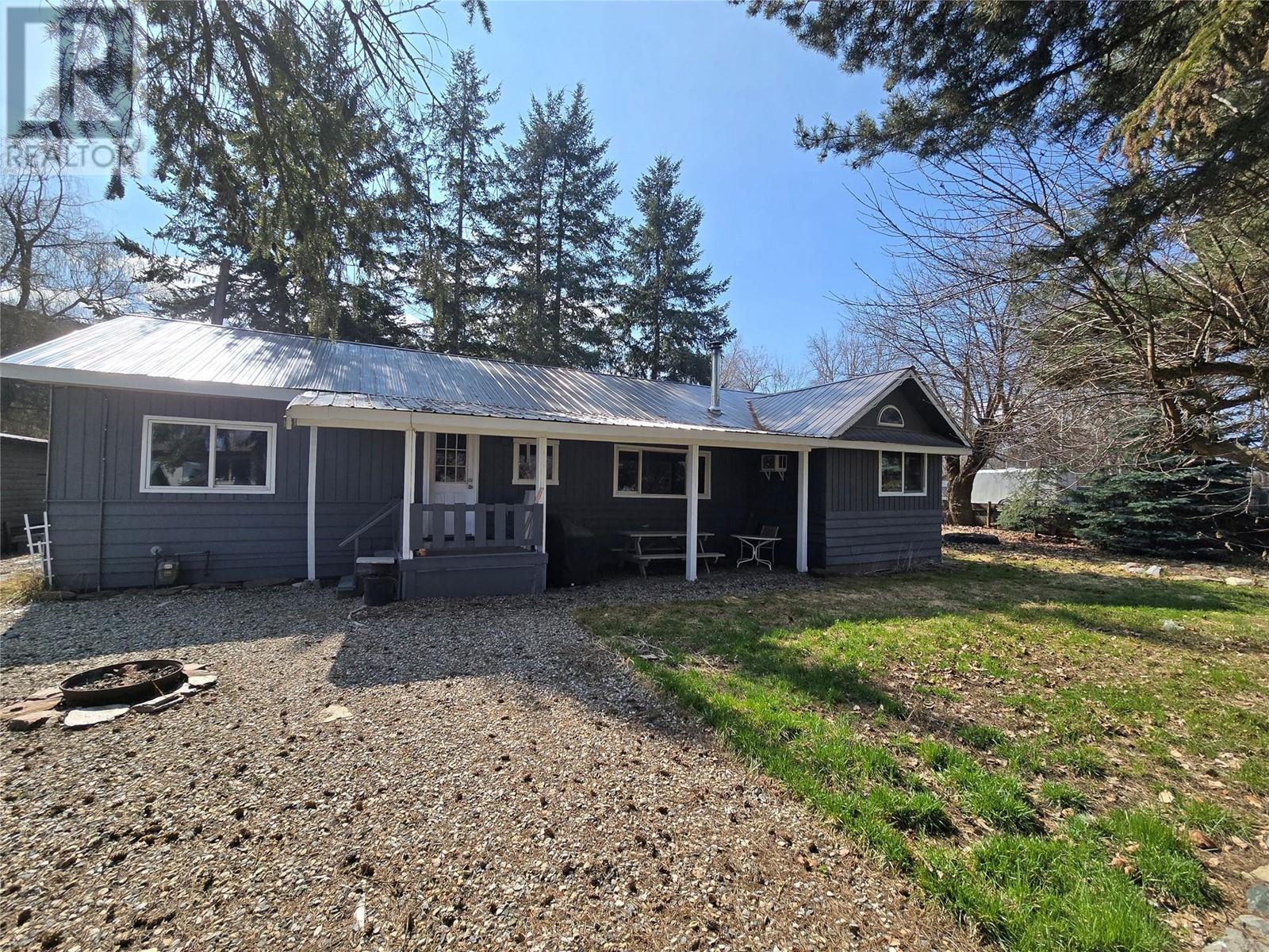 10 Bloom Rd, Lumby, BC V0E 2G7