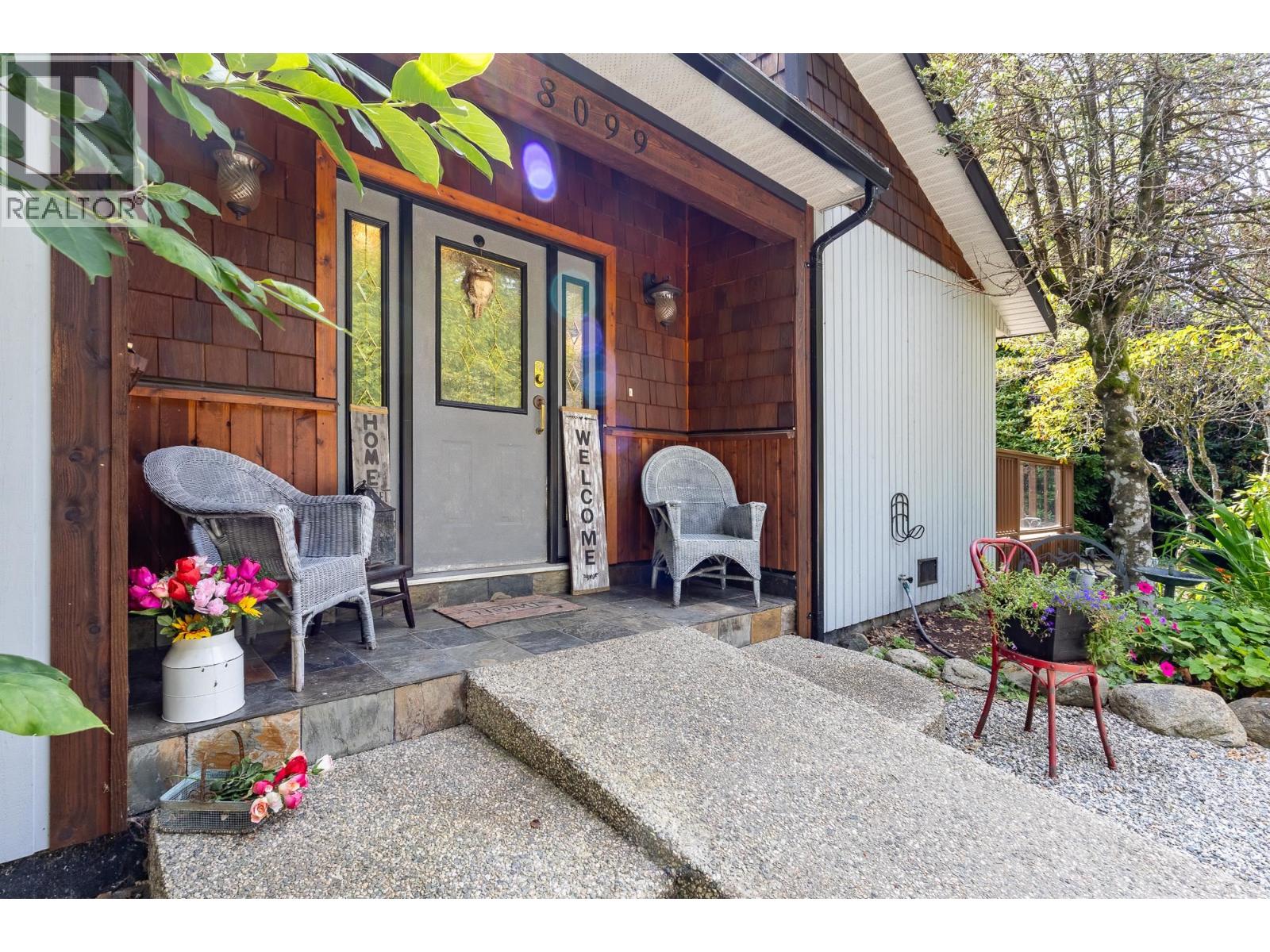 8099 Northwood Rd, Halfmoon Bay, BC V7Z 1A8