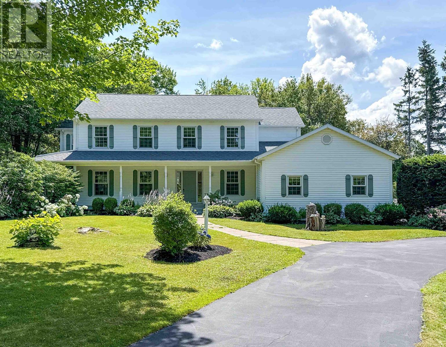26 Fox Run Dr, Charlottetown, PE C1E 2J1