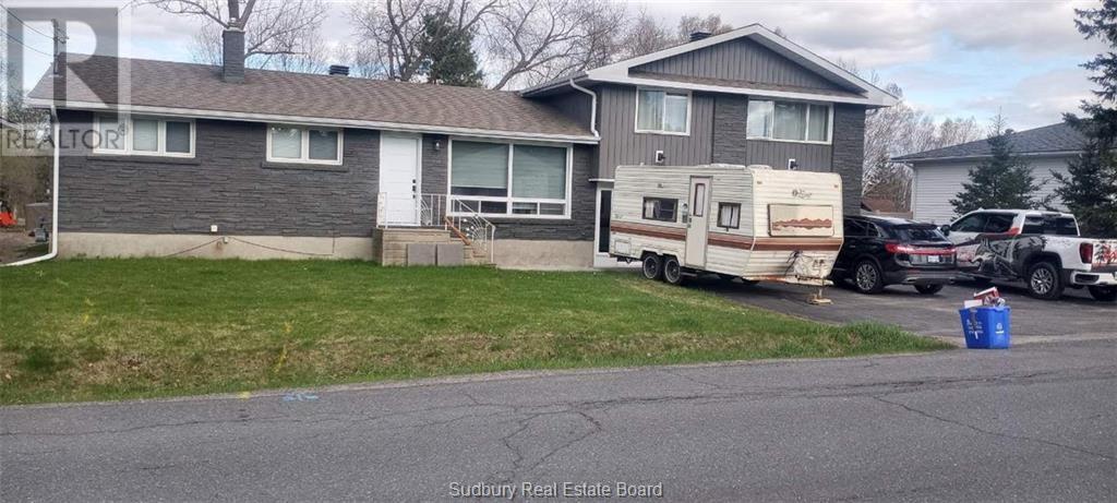 3034 Percy St, Val Caron, ON P3N 1B1