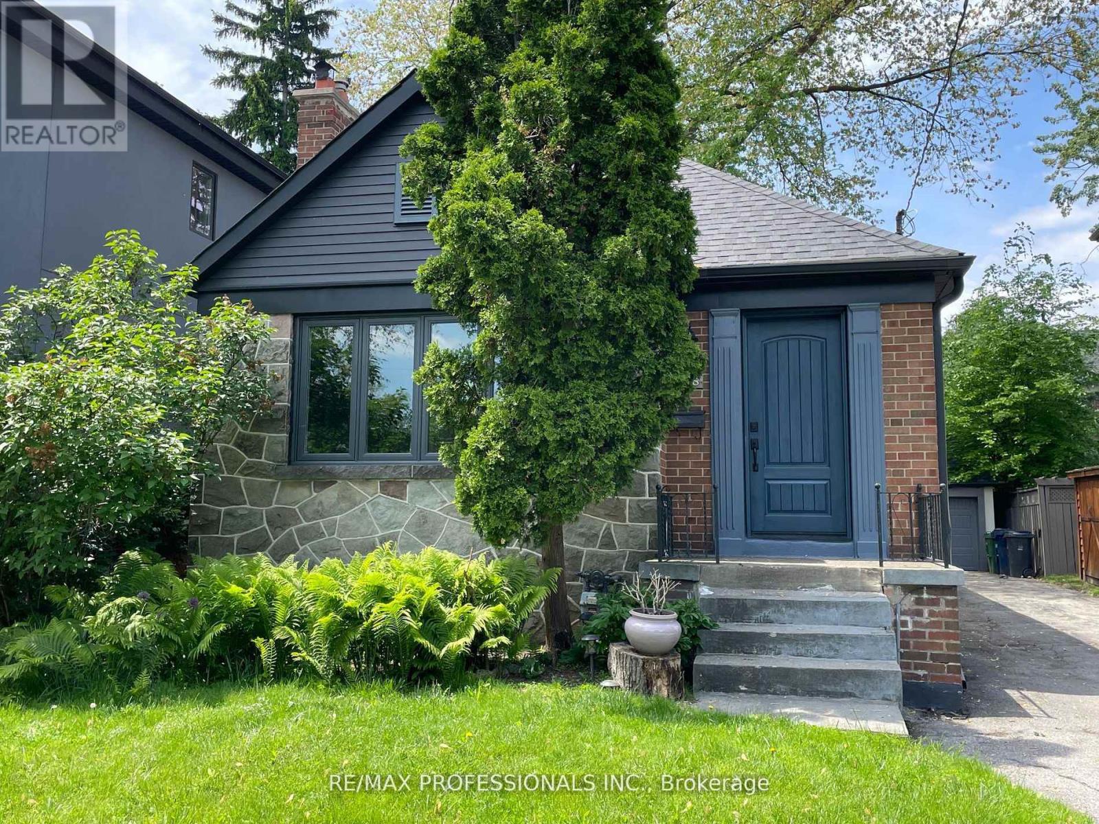 168 The Kingsway, Toronto, ON M8X 2V6