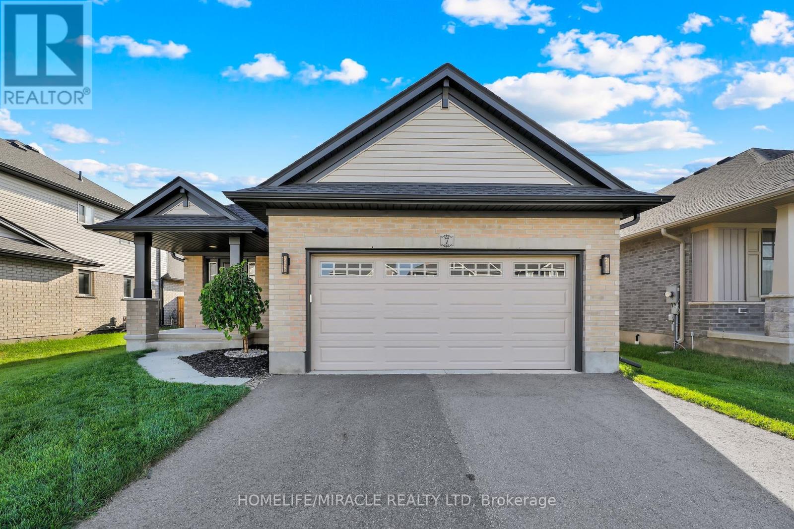 7 Curren Cres, Tillsonburg, ON N4G 0J3