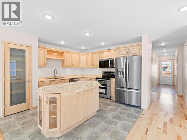 218 Witch Hazel Dr, Whitehorse, YT Y1A 5W5