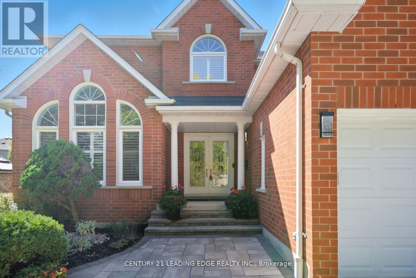 2308 Abbott Cres, Pickering, ON L1X 2T5