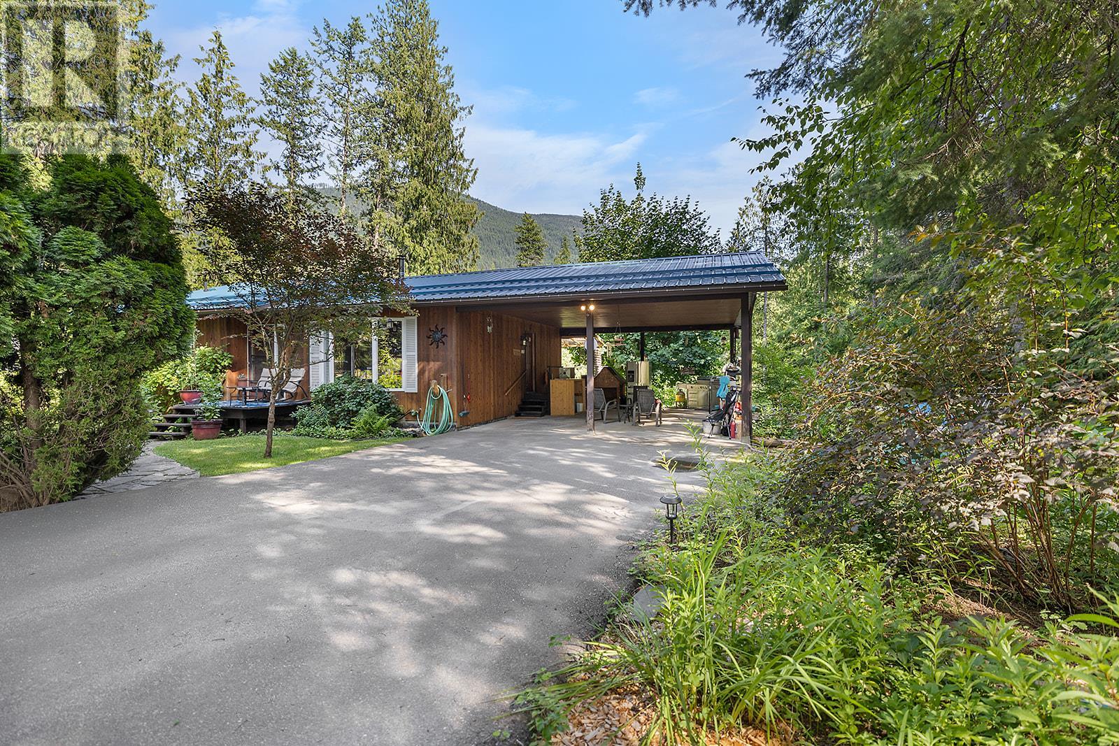 16324 Bowe Rd, Crawford Bay, BC V0B 1E0