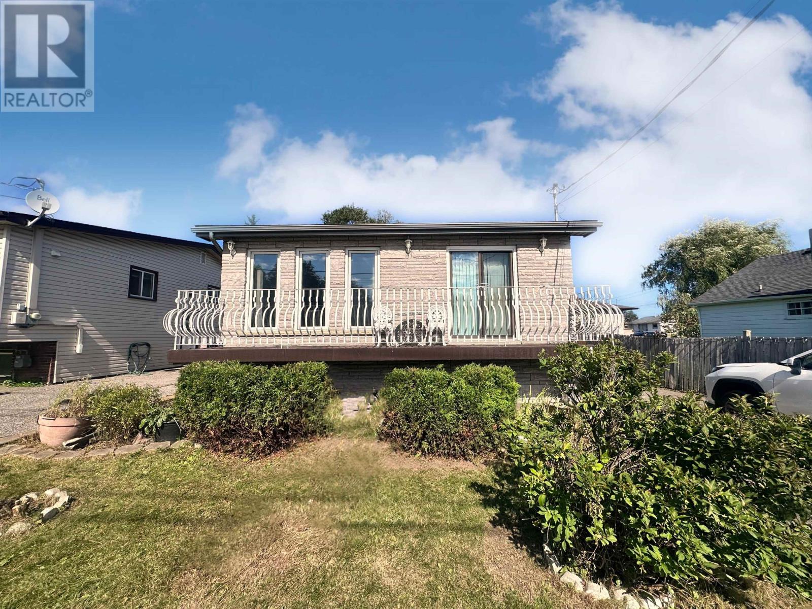 168 Valley St, Thunder Bay, ON P7B 2A8