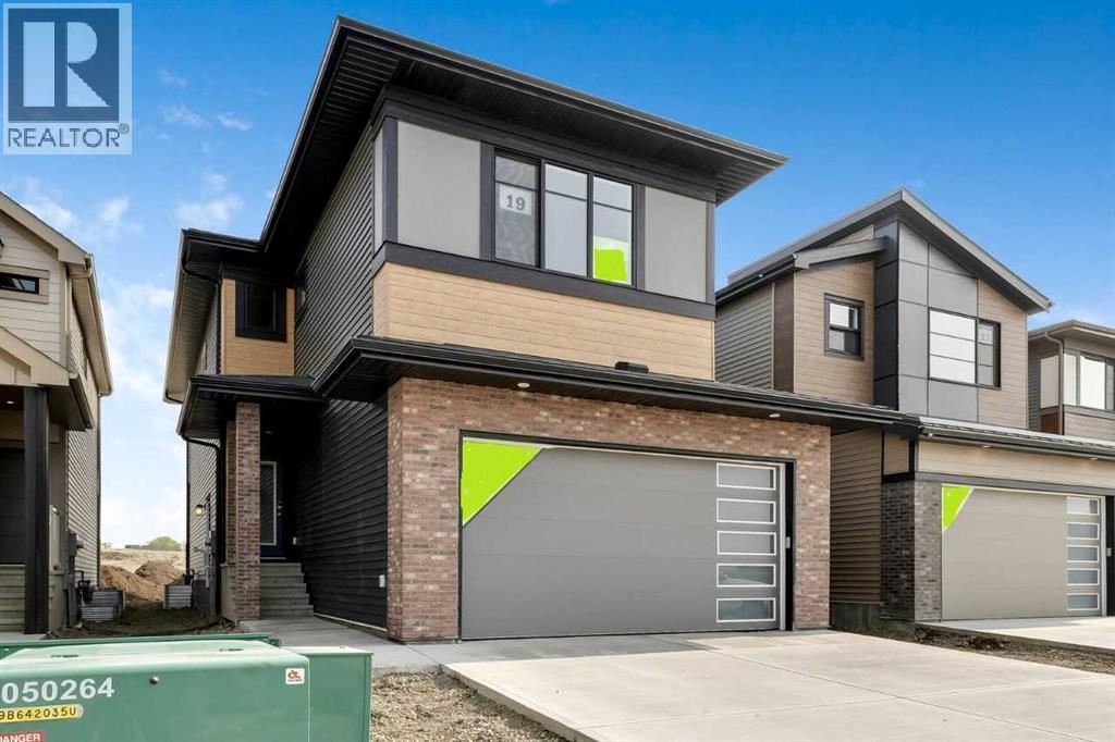 19 Heritage Link, Cochrane, AB T4C 2J8