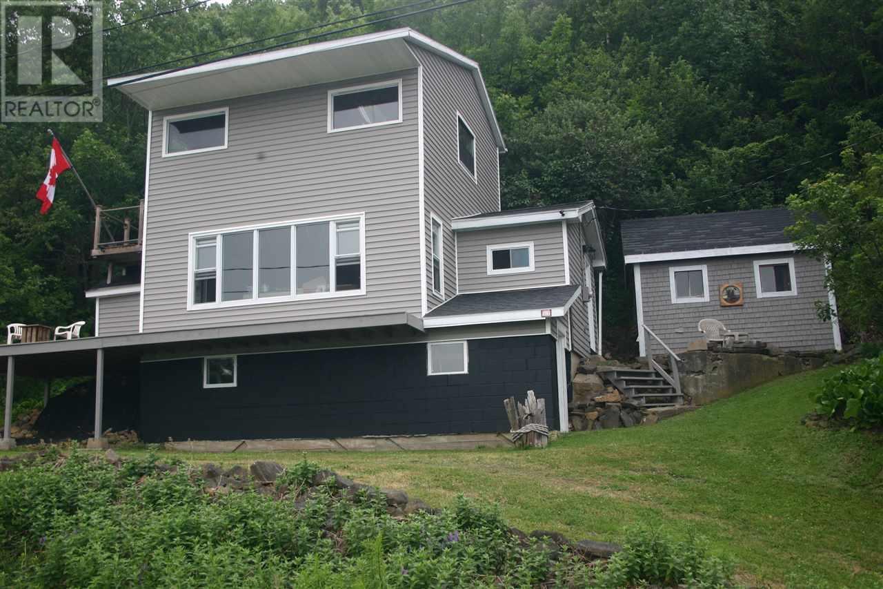 817 Granville Rd, Victoria Beach, NS B0S 1A0
