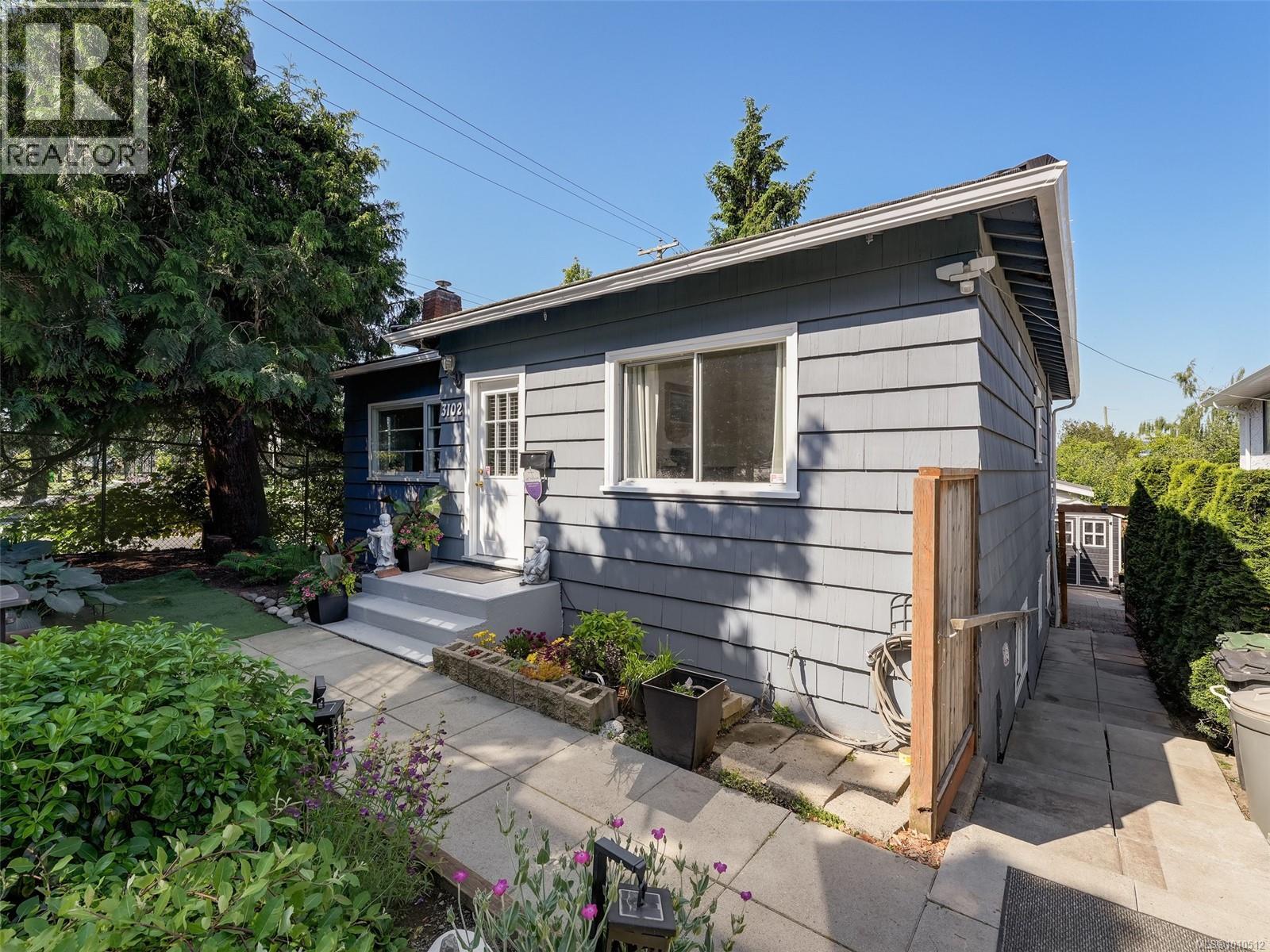 3102 Yew St, Victoria, BC V8X 1M8