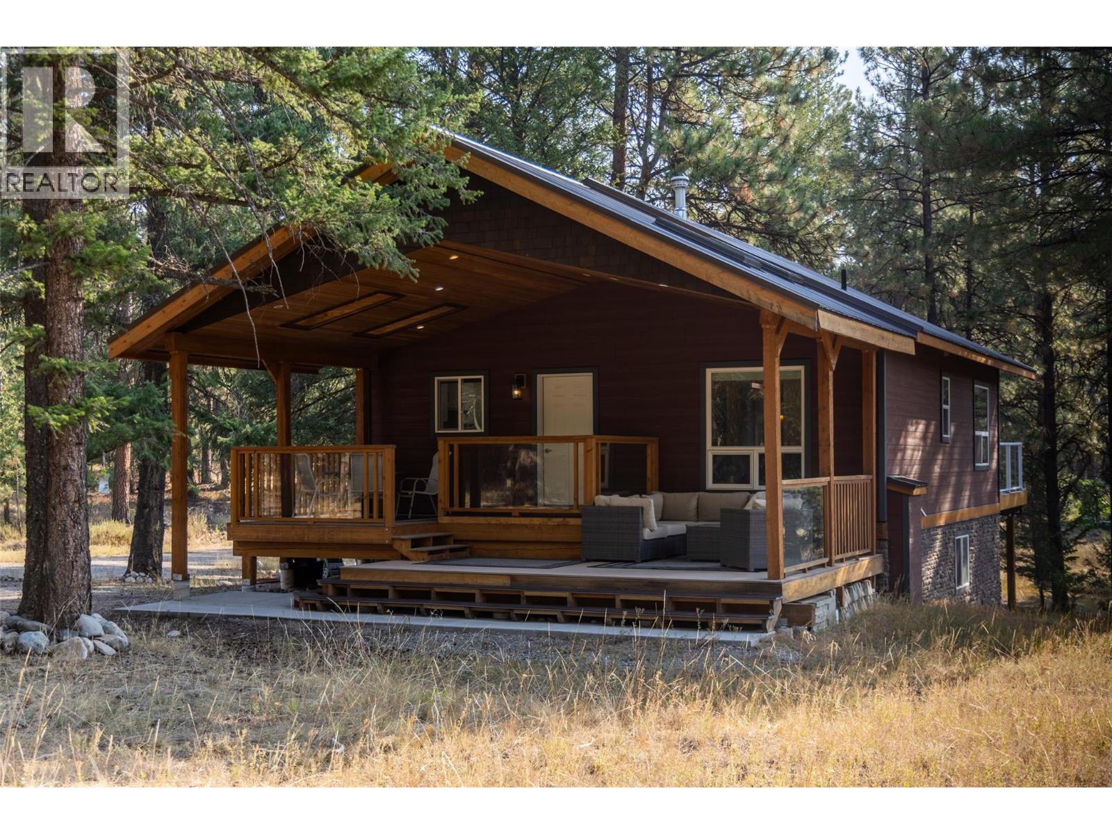 823 Waldo Rd, Baynes Lake, BC V0B 1T4