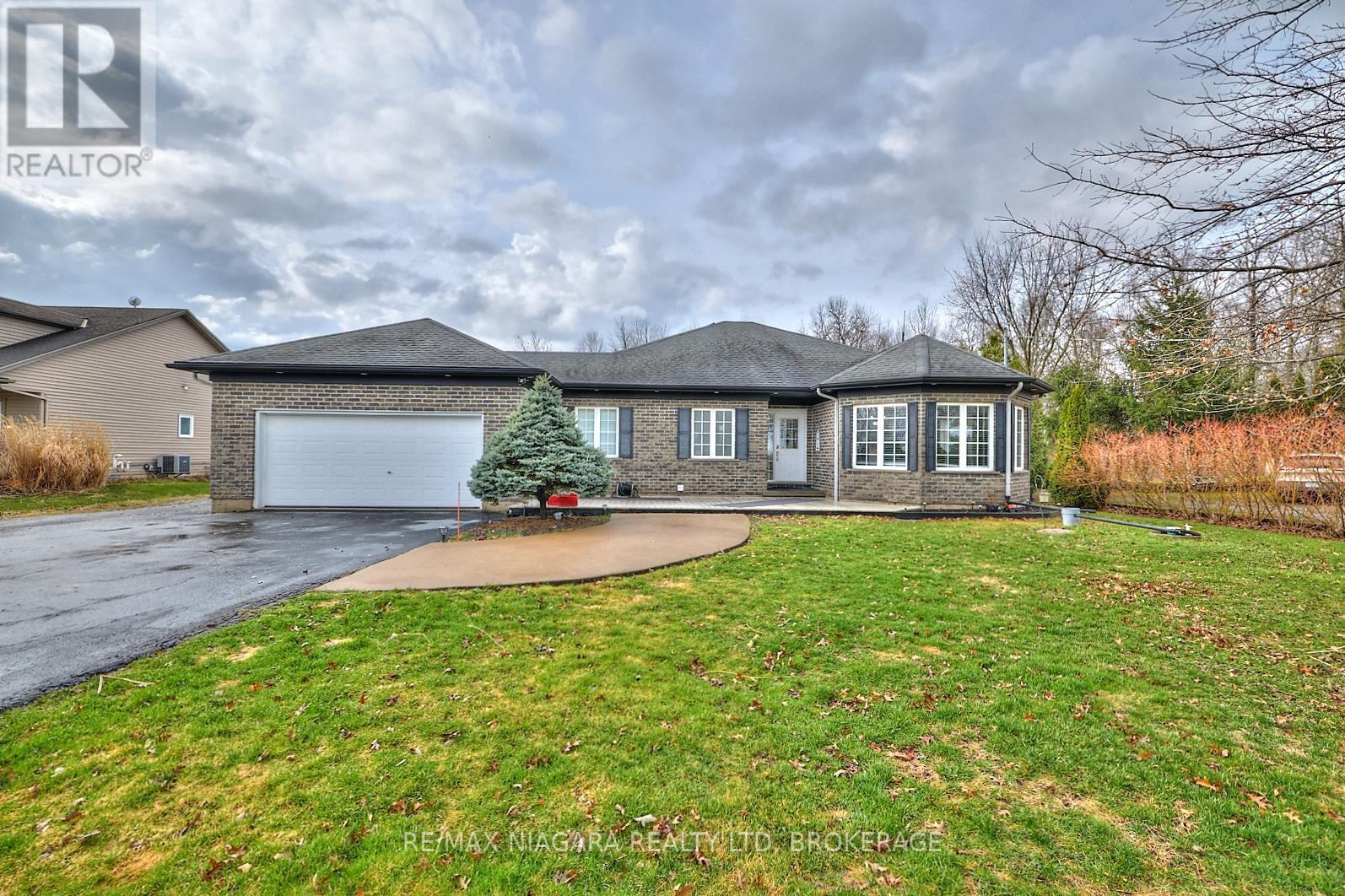 637 Carl Rd, Welland, ON L0S 1K0