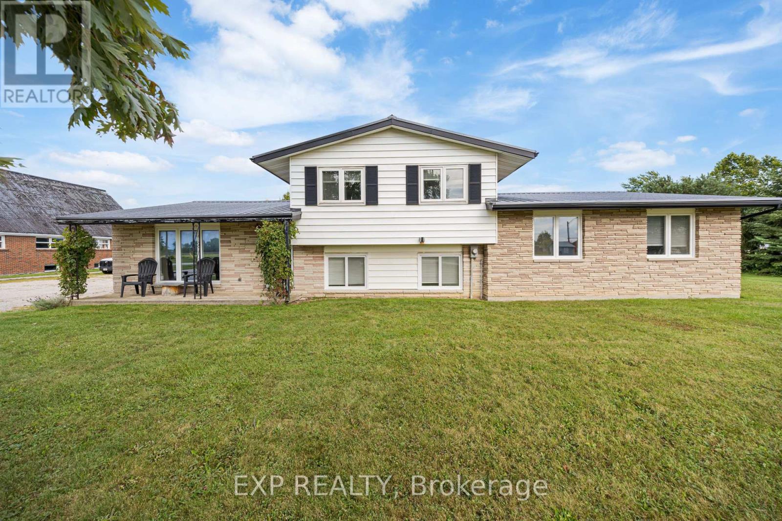 7884 Rawlings Rd, Lambton Shores, ON N0N 1J0