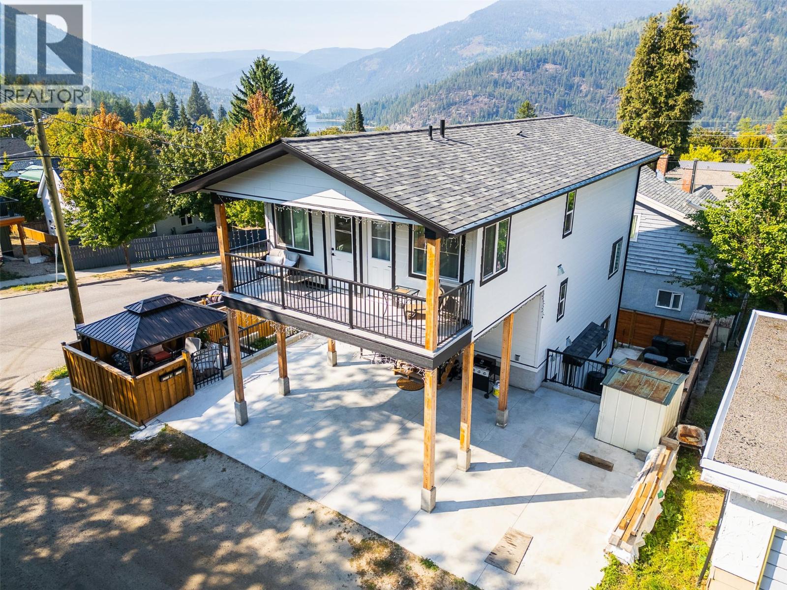 1311 Stanley St, Nelson, BC V1L 5A4