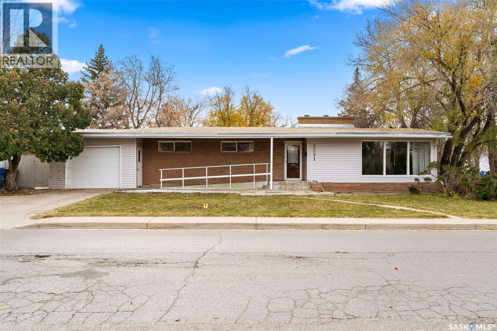 2251 Jubilee Ave, Regina, SK S4S 3V3