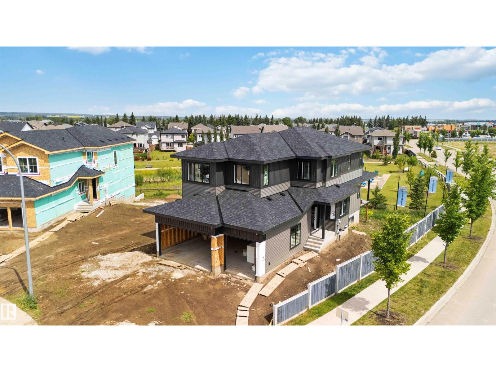671 King St NW, Spruce Grove, AB T7X 4P7