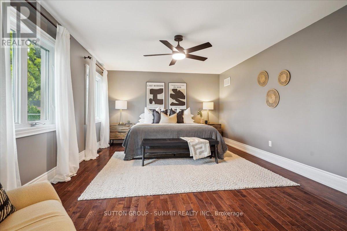 137 Eaglewood Blvd, Mississauga, ON L5G 1V8