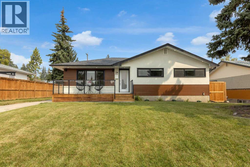 24 Canyon Dr NW, Calgary, AB T2L 0R3