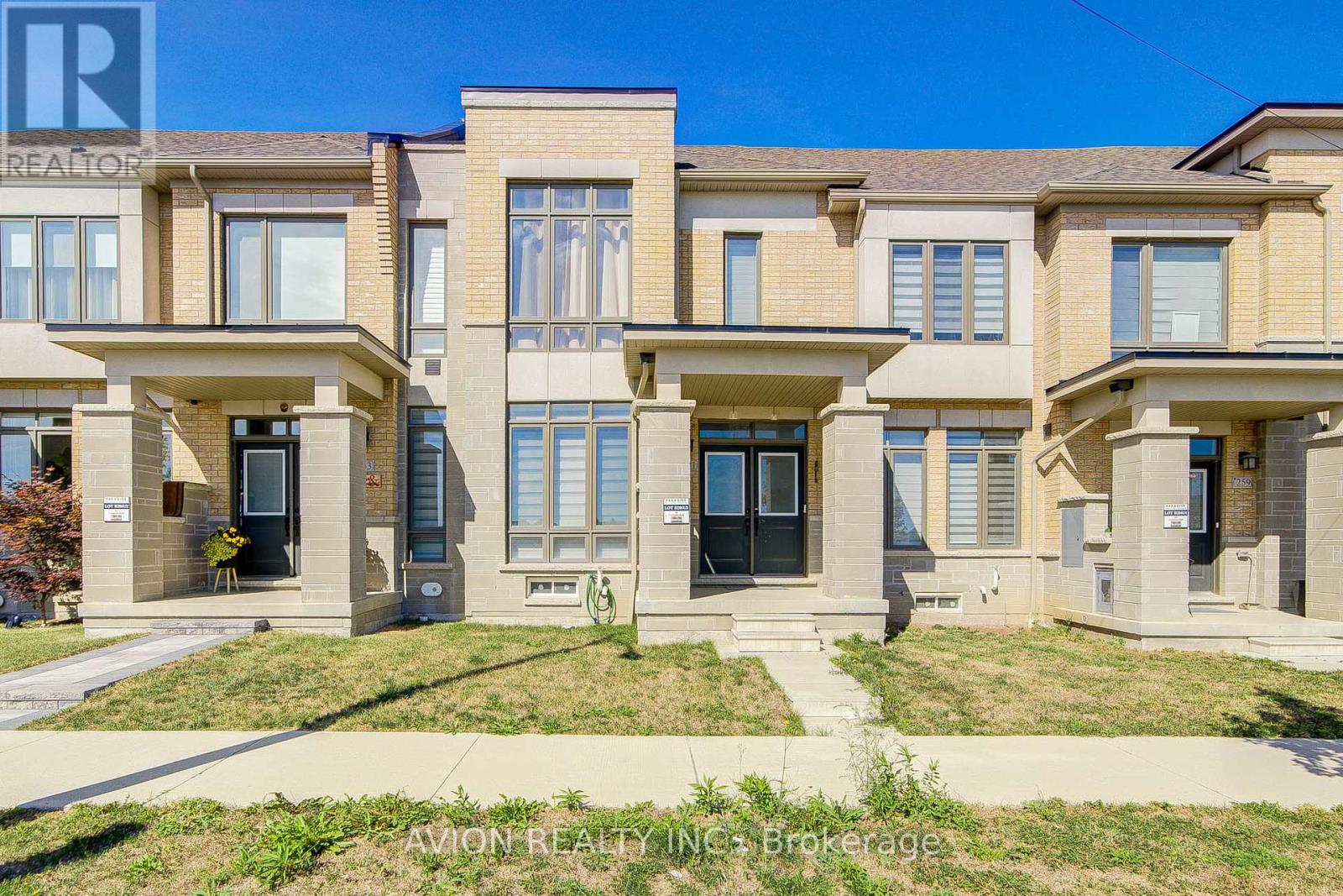 261 Coronation Rd, Whitby, ON L1P 0H8