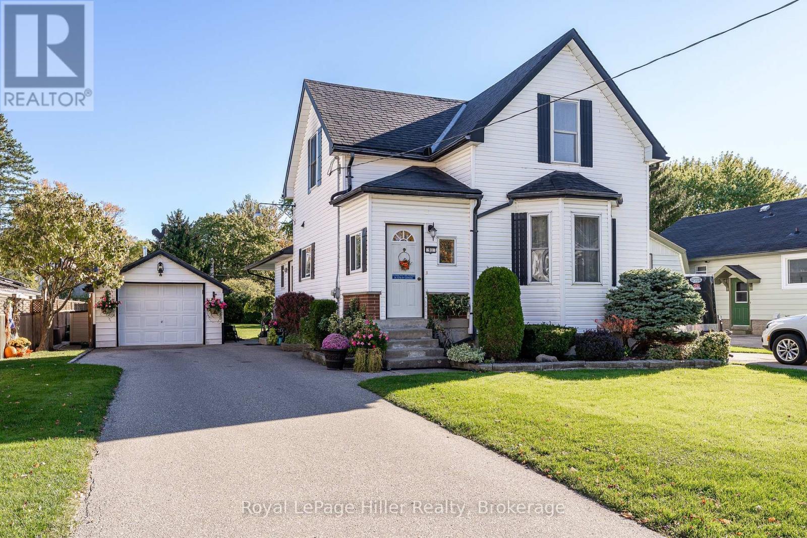 91 Strachan St, Stratford, ON N5A 2B2