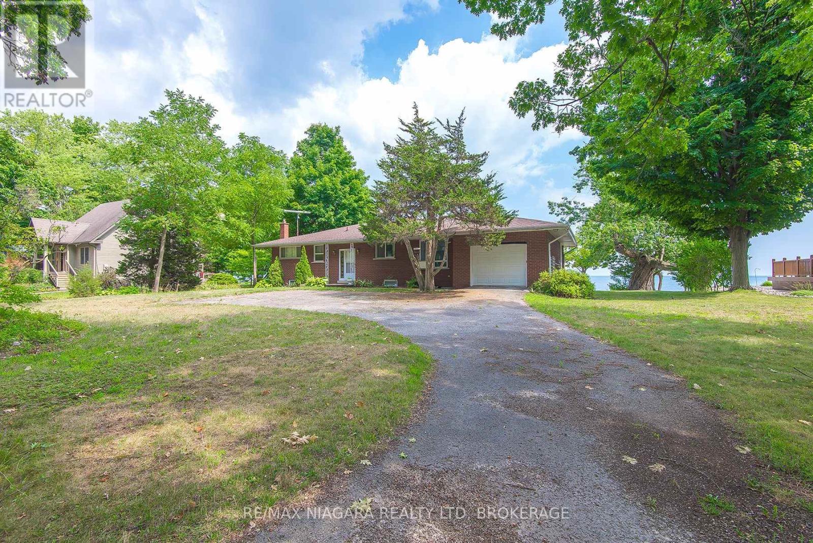 12 Harbourview Rd, Wainfleet Lakeshore, ON L3K 5V4