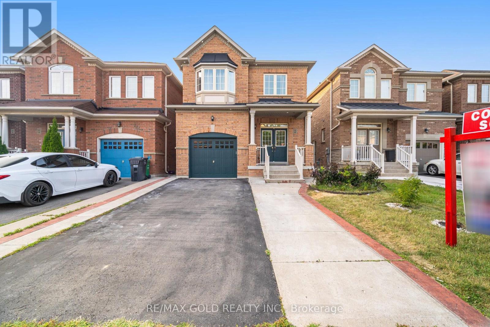 8 Washburn Rd, Brampton, ON L6P 0V9